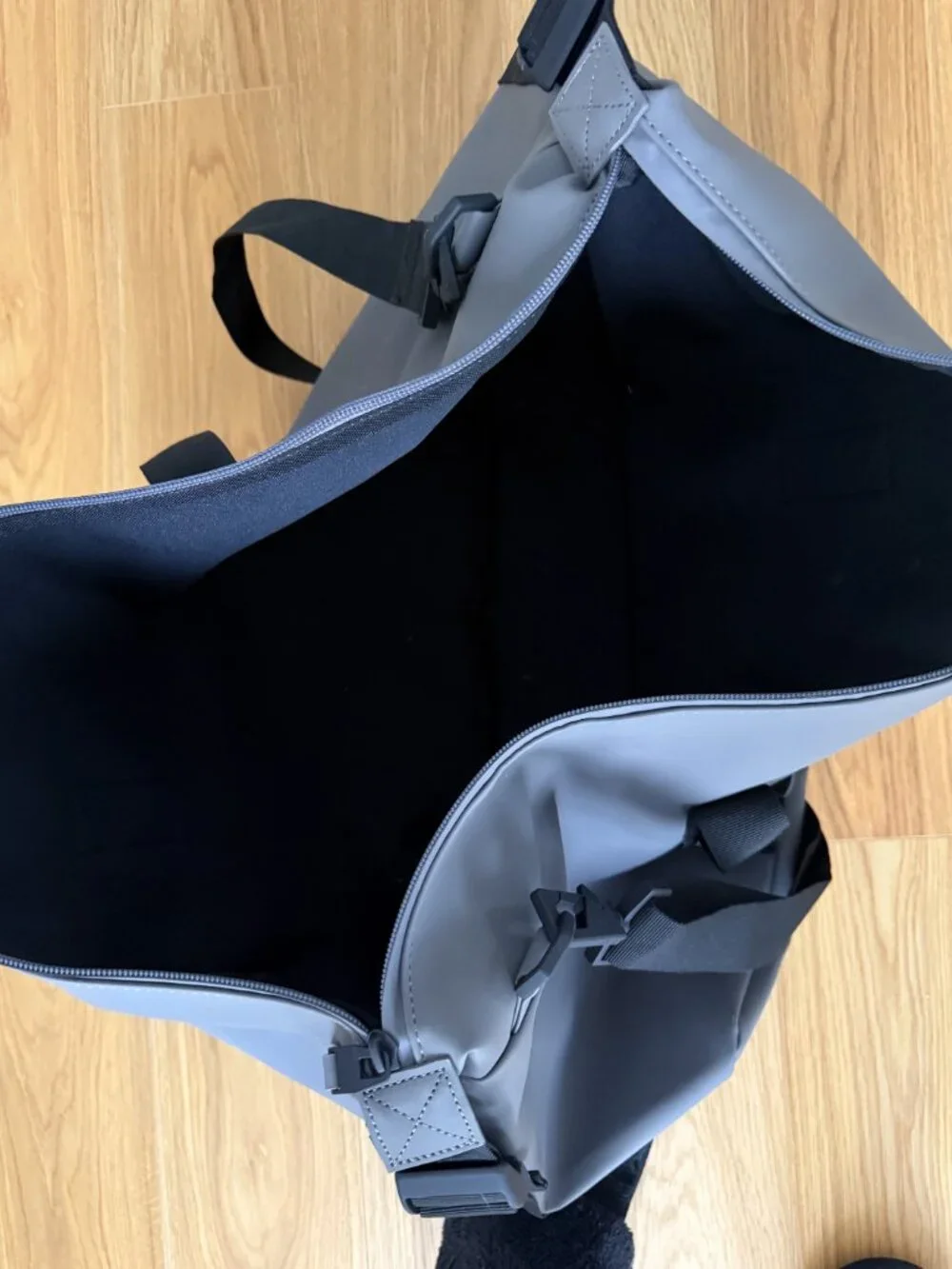 RAINS gray Hilo Weekend Bag Large